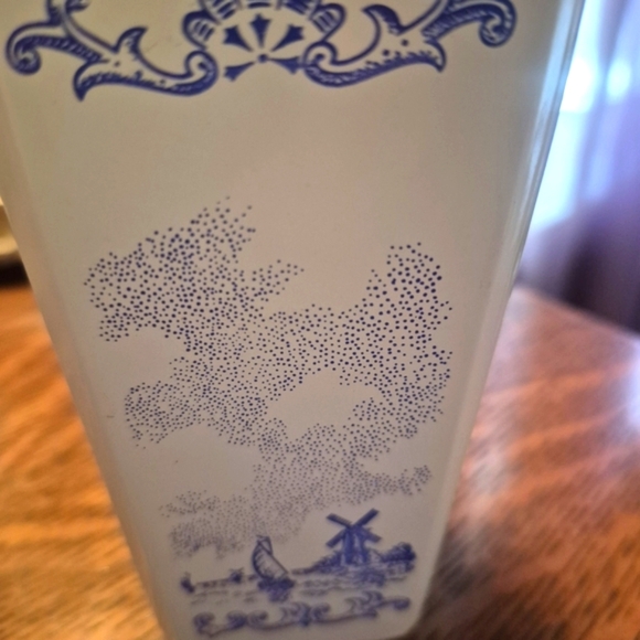 Vintage Vandermint Glass Liquor Bottle Delft Blue Windmills on White 11" Empty - Picture 7 of 9